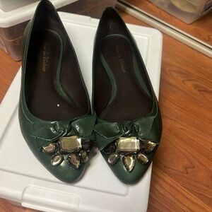 Ladies 7 1/2 green leather dress flats with embellishments